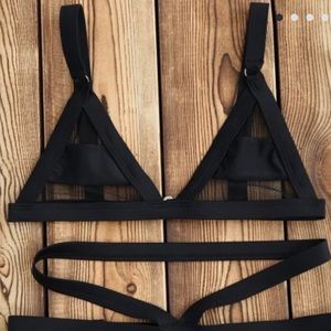 BLACK TWO PIECE BIKINI